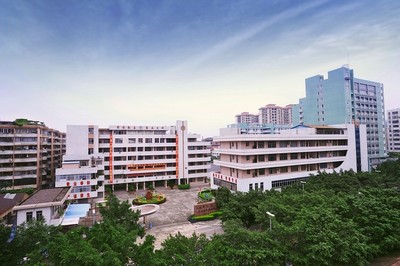 佛山市华材职业技术学校学费多少,学校收费标准