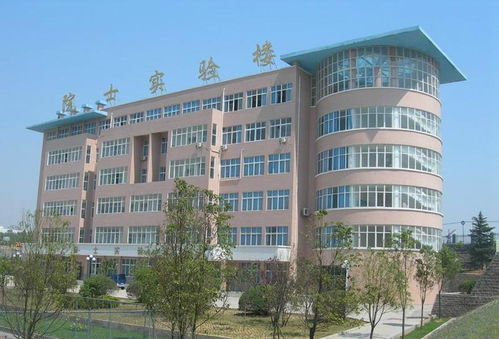 平顶山工业职业技术学院实训中心 职业教育的实践基地